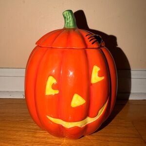 Vintage Hallmark ceramic Pumpkin 7” cookie snack jar Orange With Lid